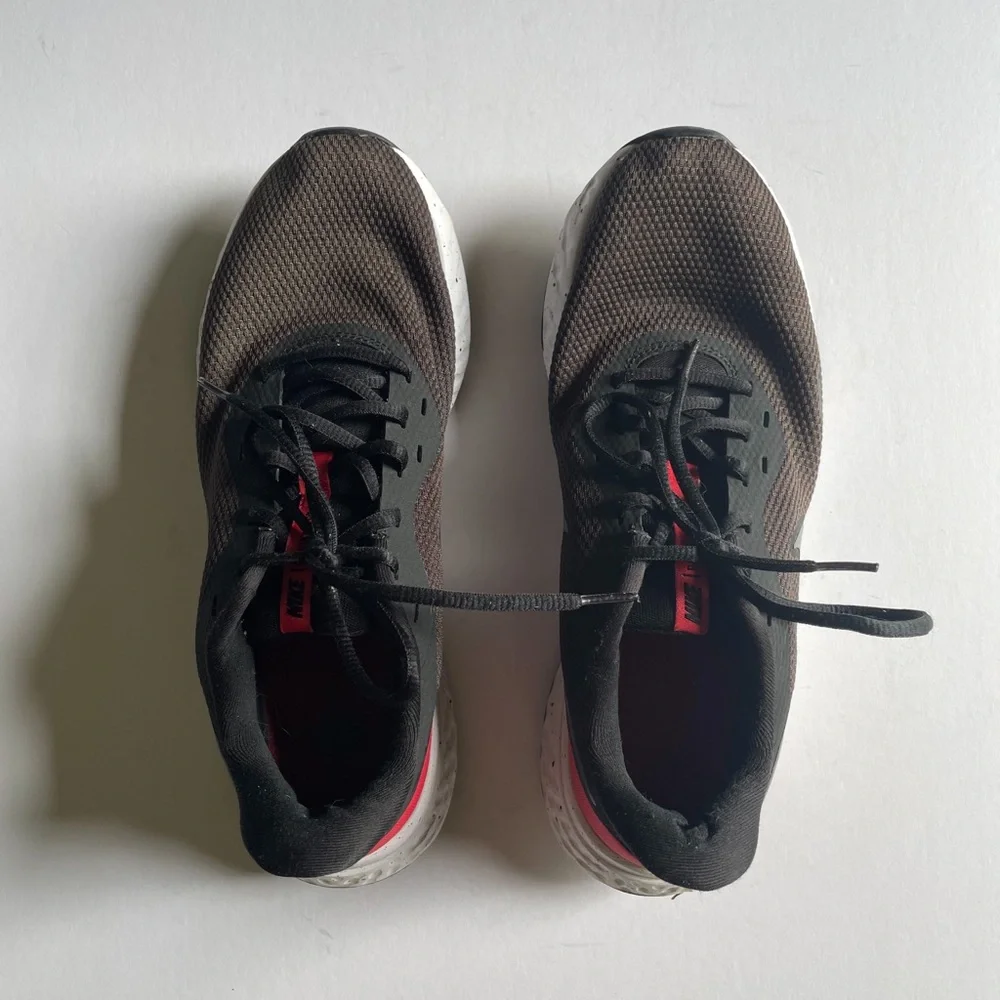 Nike Revolution 5 Running Sneakers Black Size 10 - Picture 2 of 13